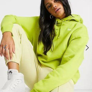 Nike Women’s lime green sweatshirt long sleeve sm